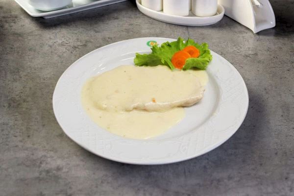 SVINJSKI ODREZAK SA SLATKIM VRHNJEM